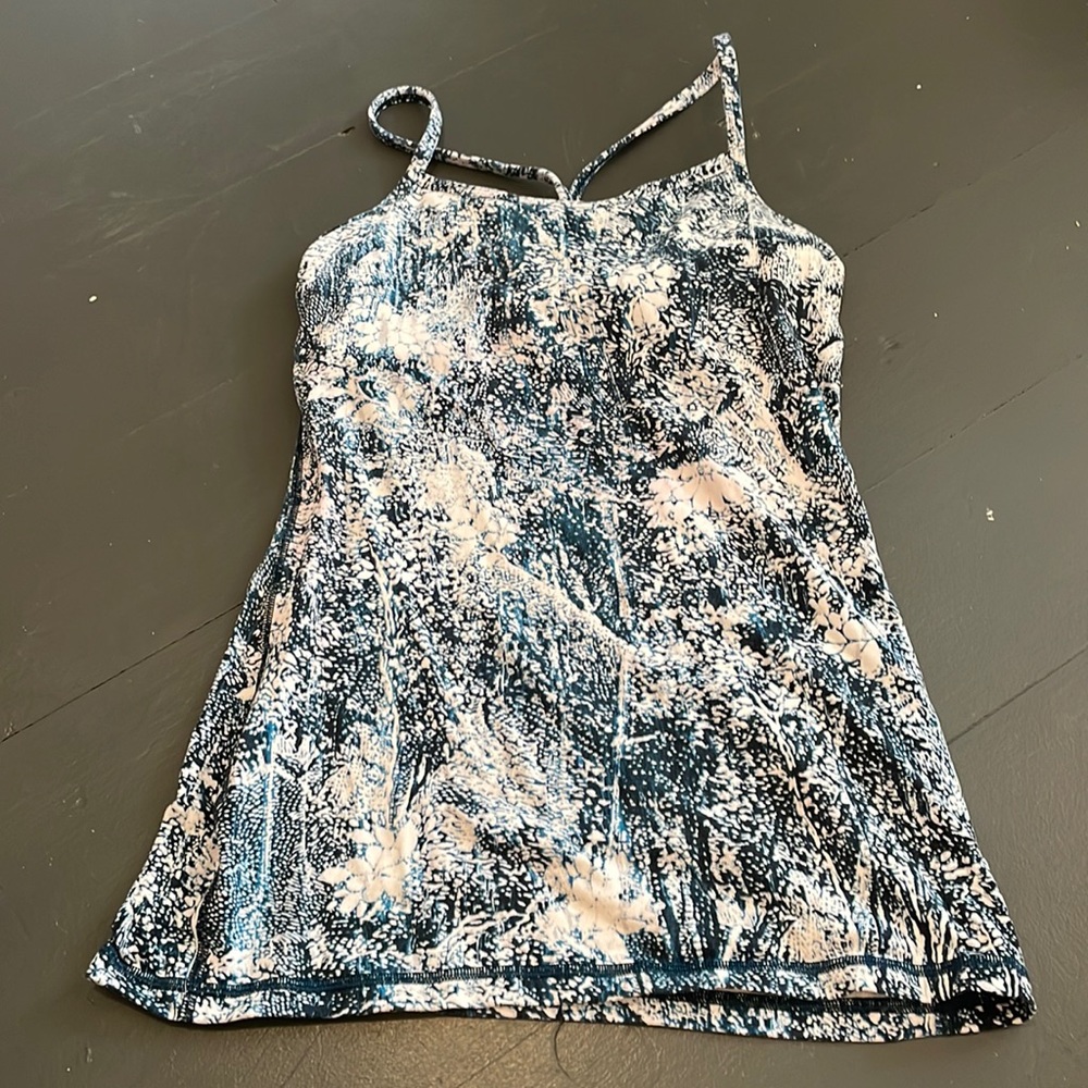 Lululemon workout tank
